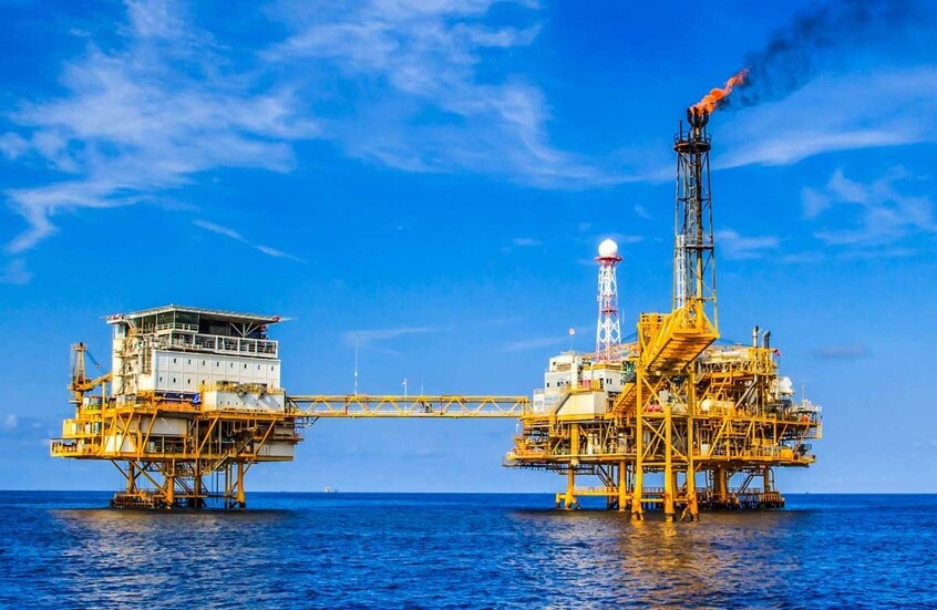 مصر.. قتلى ومصابون ومفقودون في حادثة غرق حفار بترول بالبحر الأحمر